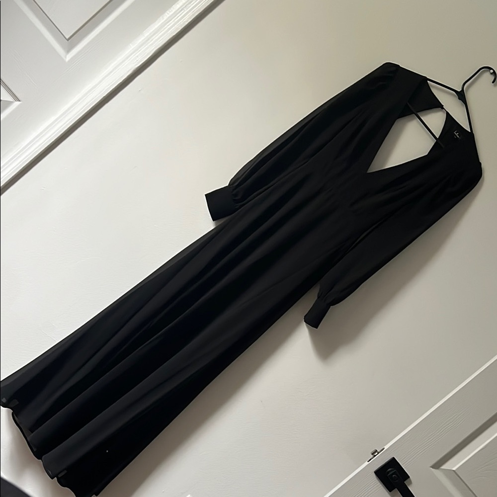 Lulu’s Black Gown